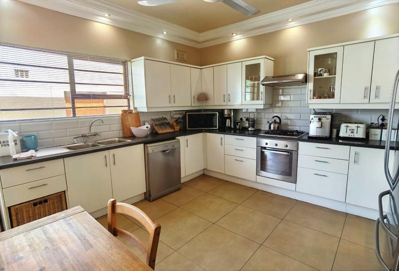 4 Bedroom Property for Sale in Clamhall Western Cape